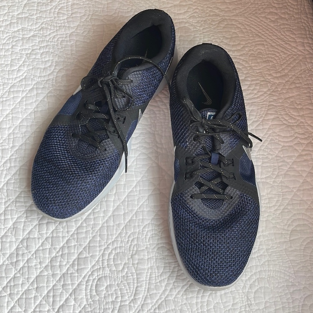 Nike Tennis Shoes